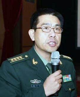 滿開宏